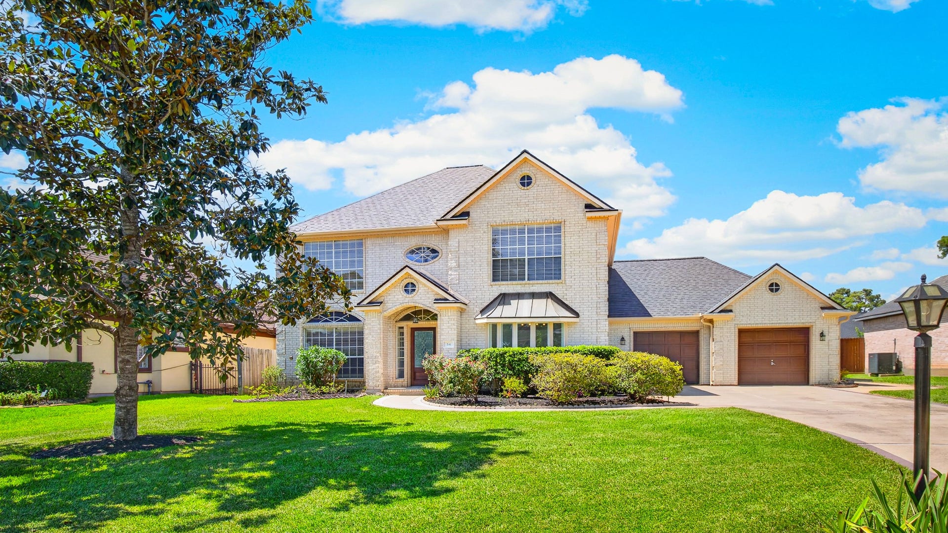 54 S Wind Drive, Montgomery, TX 77356 54 S Wind Drive, Montgomery, TX 77356