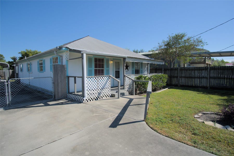 Property photo for 511 5th Street, San Leon, TX