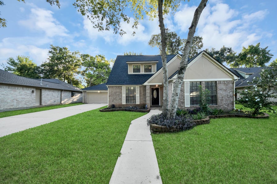 Property photo for 1306 Carriage Drive, Richmond, TX