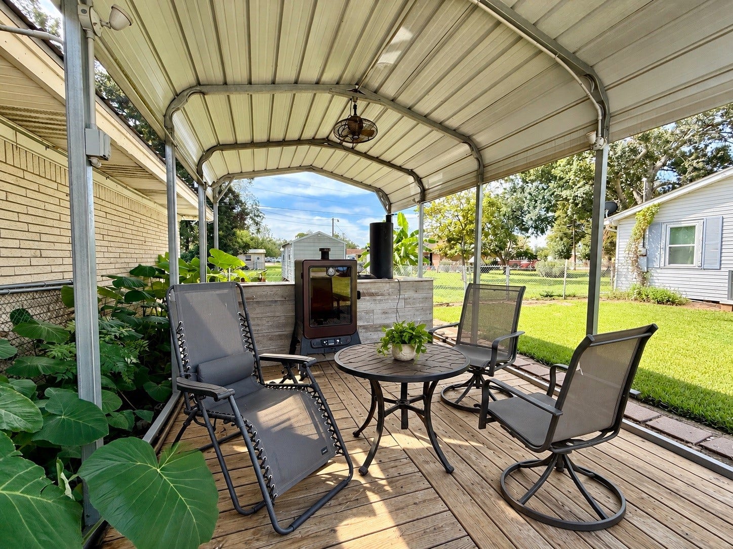 809 E Hamilton Street, West Columbia, TX 77486 809 E Hamilton Street, West Columbia, TX 77486