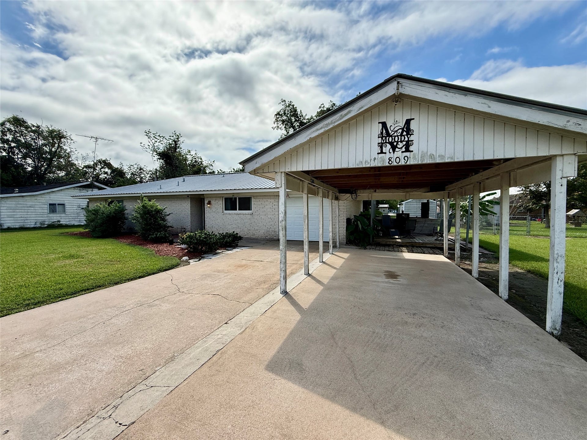 809 E Hamilton Street, West Columbia, TX 77486 809 E Hamilton Street, West Columbia, TX 77486