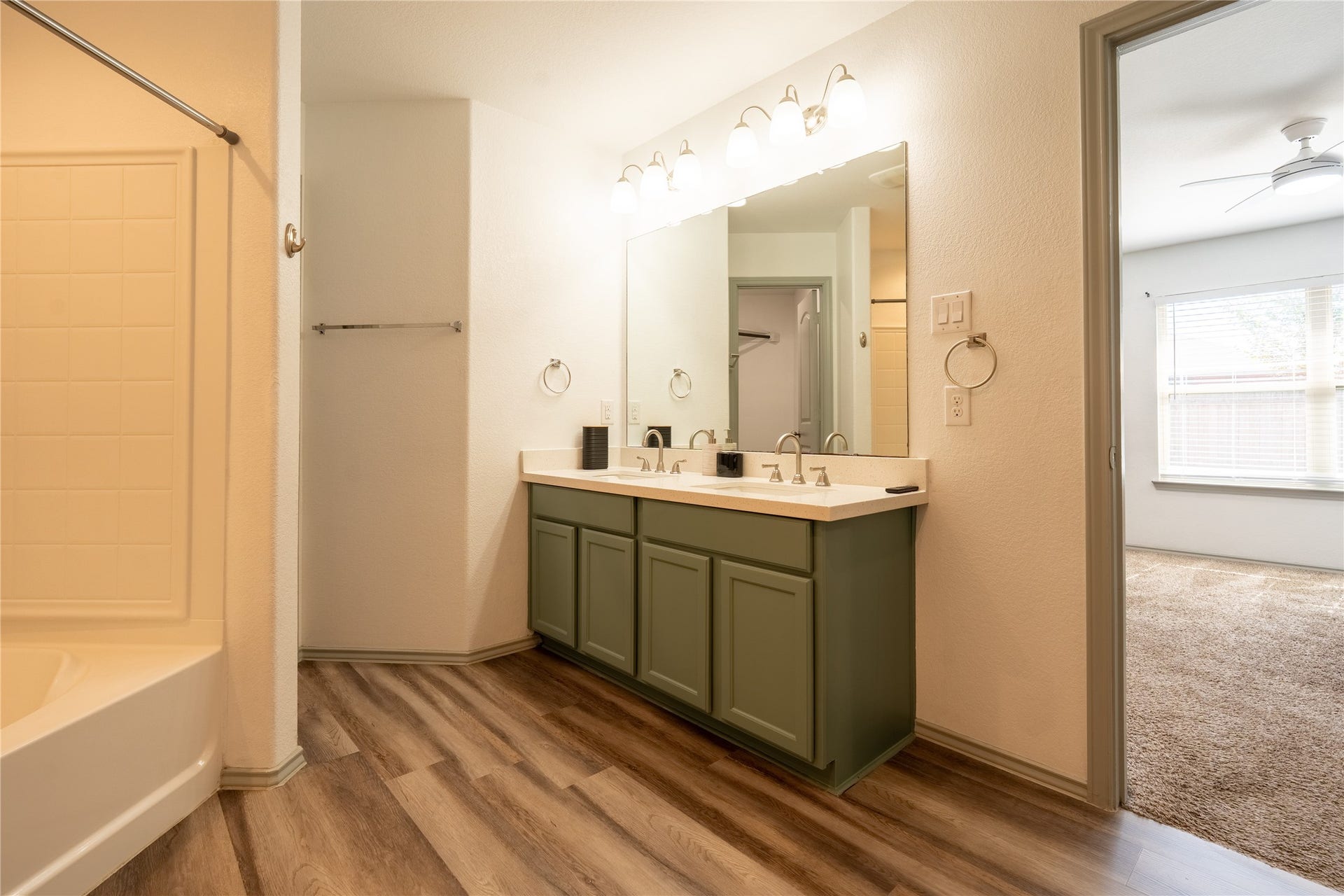 2710 Gold Flake Terrace Road, Spring, TX 77373 Master Bathroom