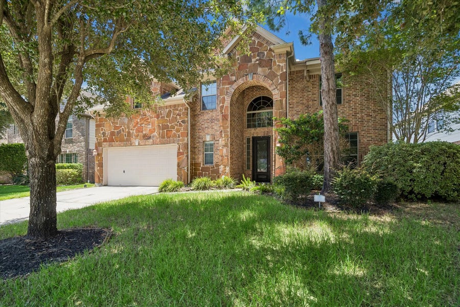 Property photo for 13915 Sawmill Run Lane, Houston, TX