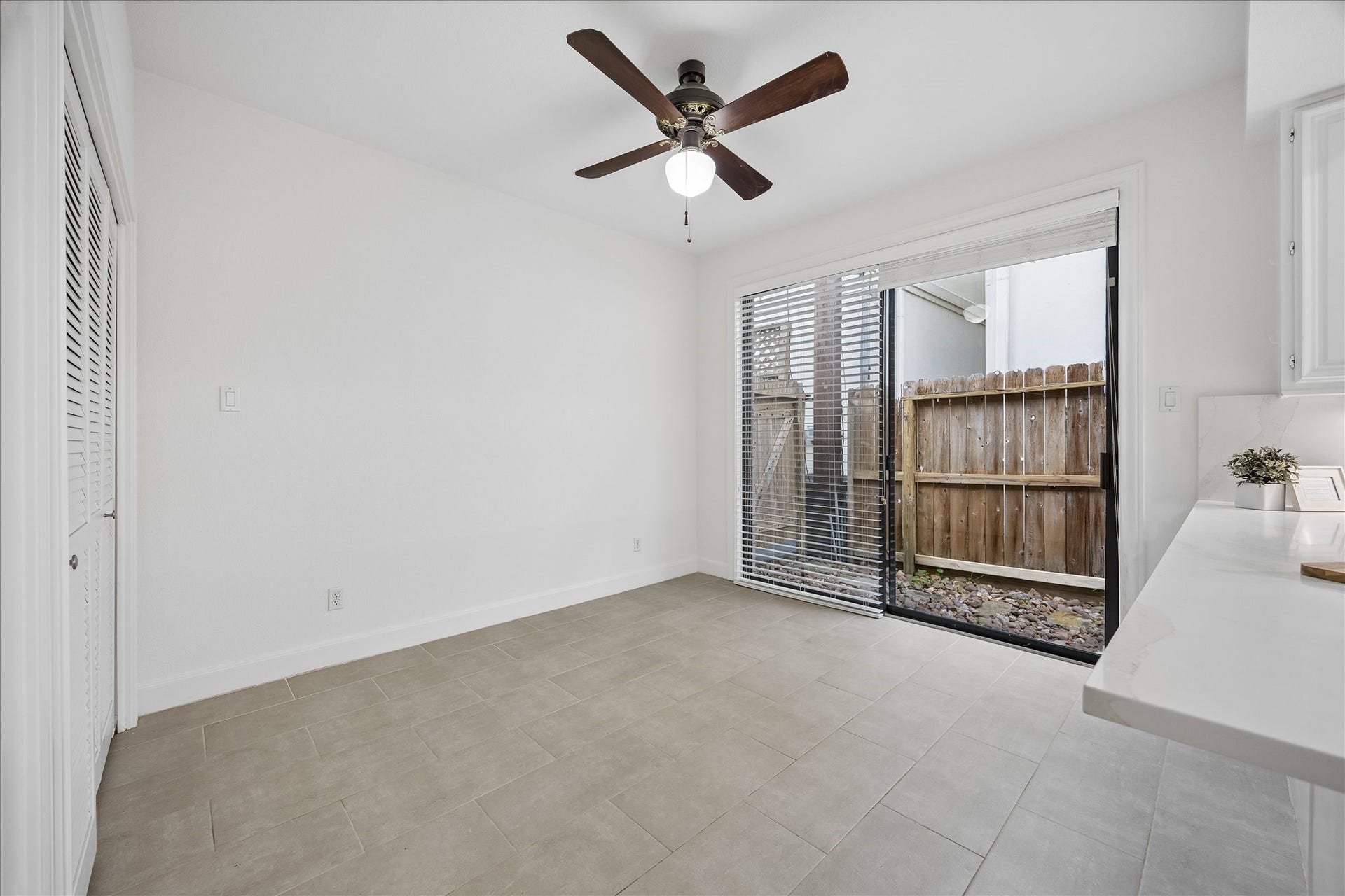 2214 Nantucket Drive, #D, Houston, TX 77057 2214 Nantucket Drive, #D, Houston, TX 77057