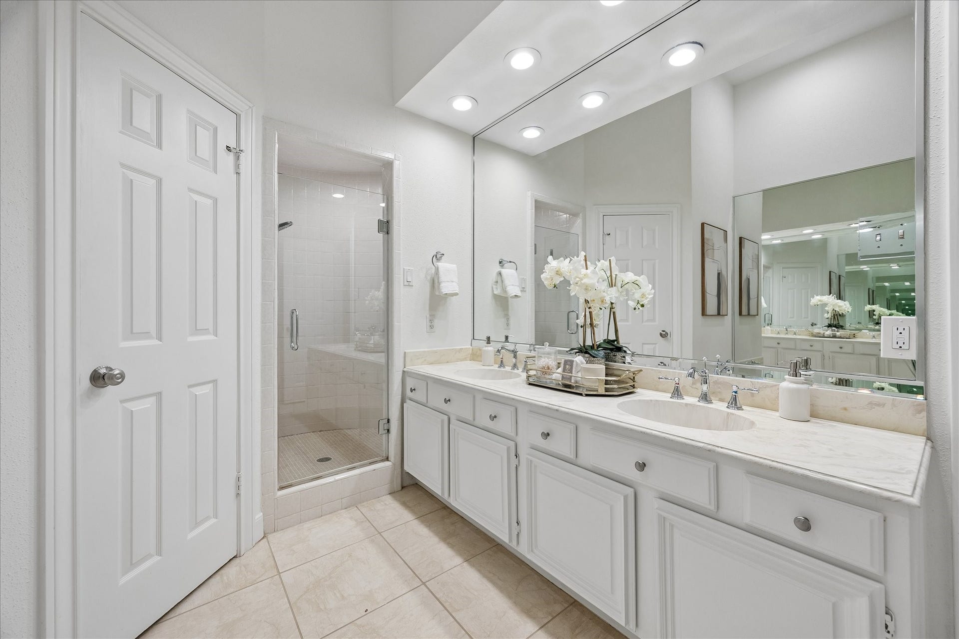 2214 Nantucket Drive, #D, Houston, TX 77057 2214 Nantucket Drive, #D, Houston, TX 77057