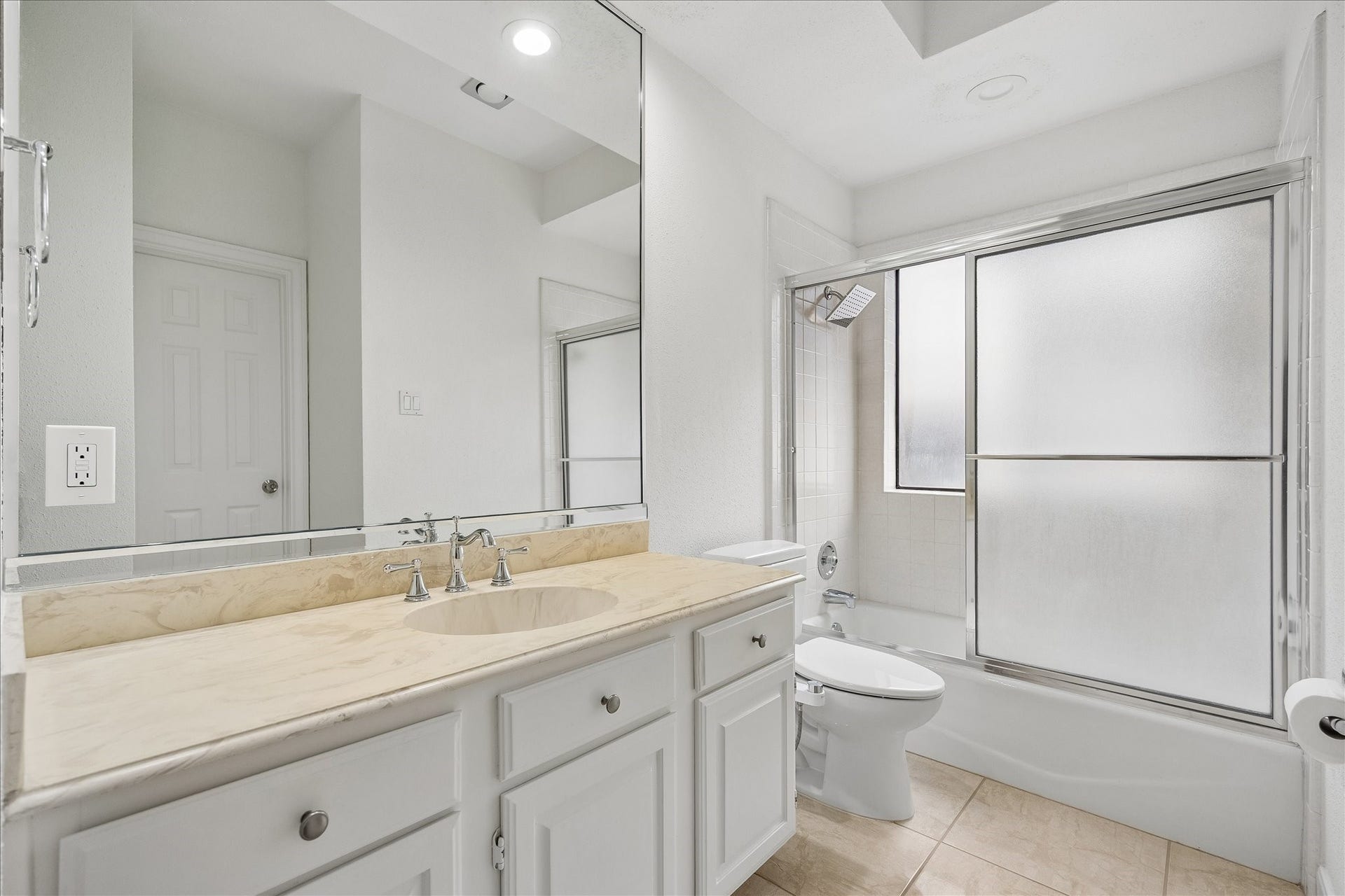 2214 Nantucket Drive, #D, Houston, TX 77057 2214 Nantucket Drive, #D, Houston, TX 77057