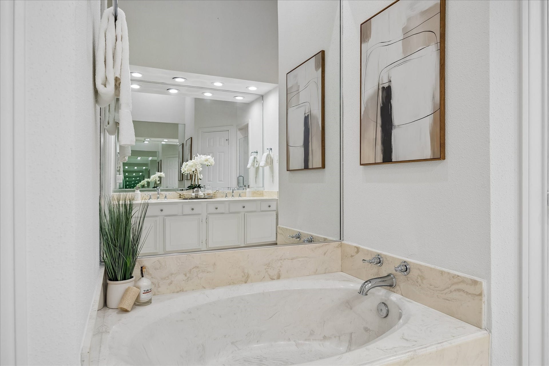 2214 Nantucket Drive, #D, Houston, TX 77057 2214 Nantucket Drive, #D, Houston, TX 77057