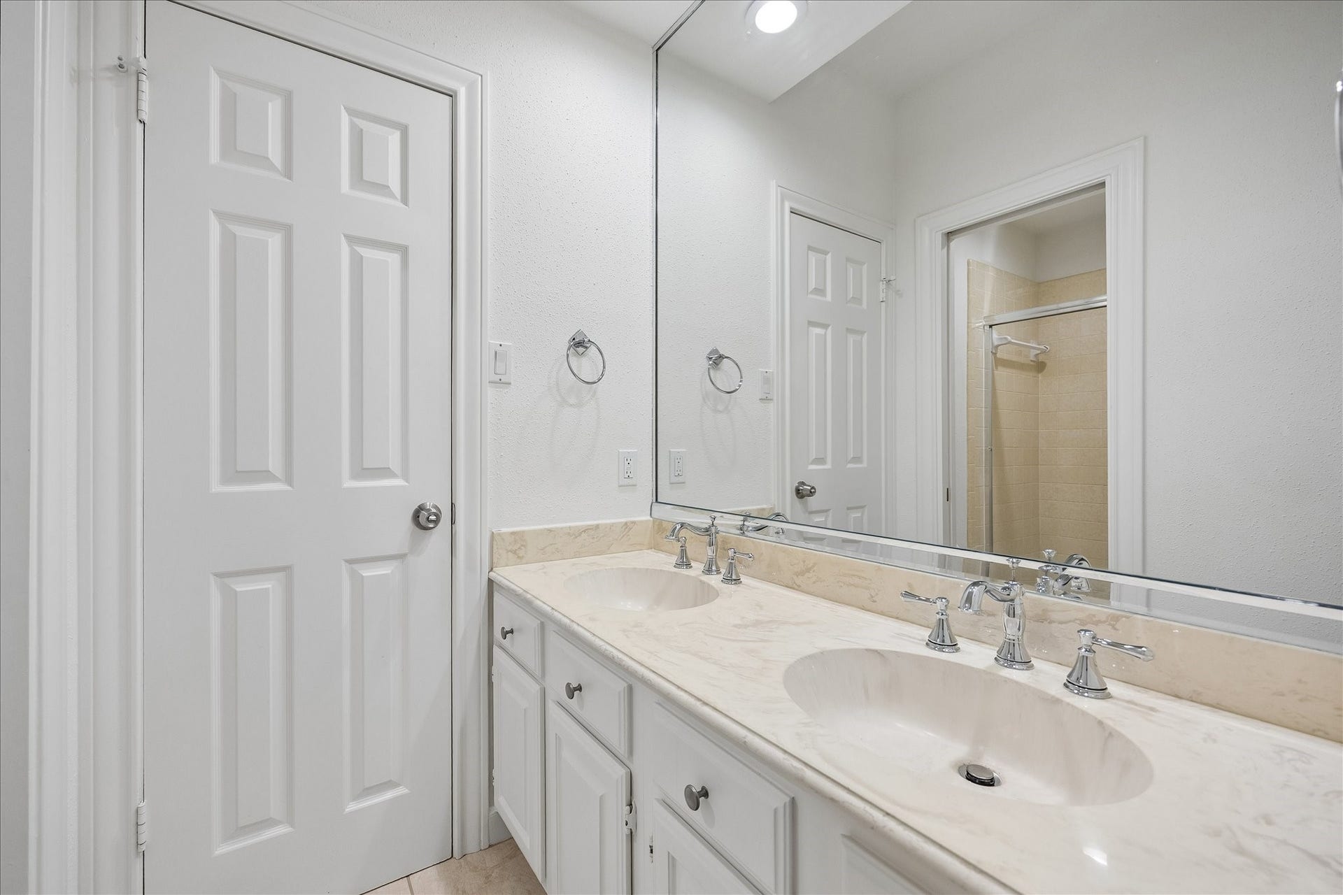 2214 Nantucket Drive, #D, Houston, TX 77057 2214 Nantucket Drive, #D, Houston, TX 77057