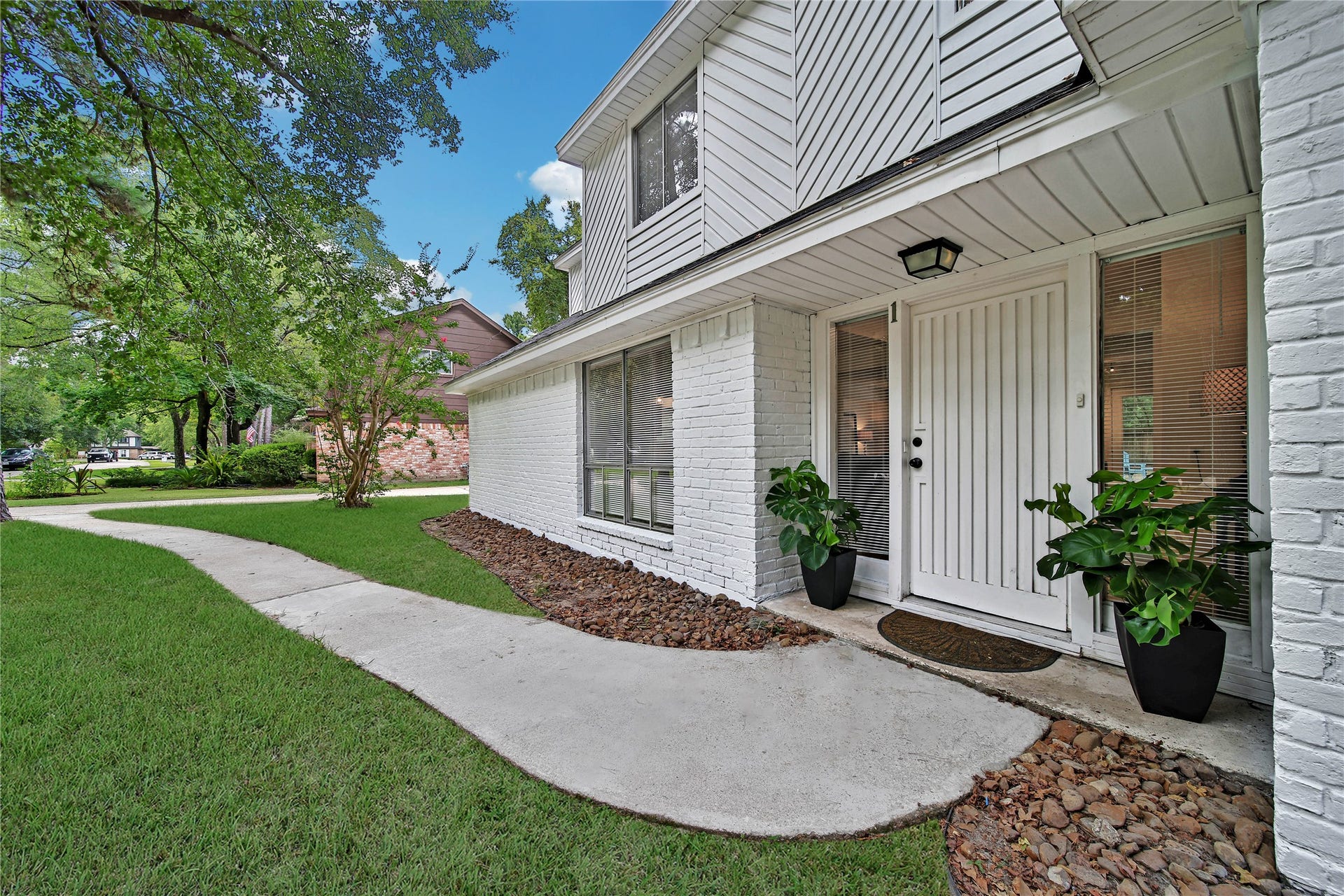 1 Marsh Millet Court, The Woodlands, TX 77380 1 Marsh Millet Court, The Woodlands, TX 77380