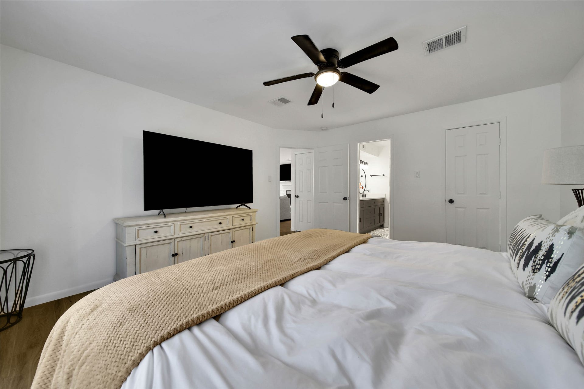 1 Marsh Millet Court, The Woodlands, TX 77380 1 Marsh Millet Court, The Woodlands, TX 77380