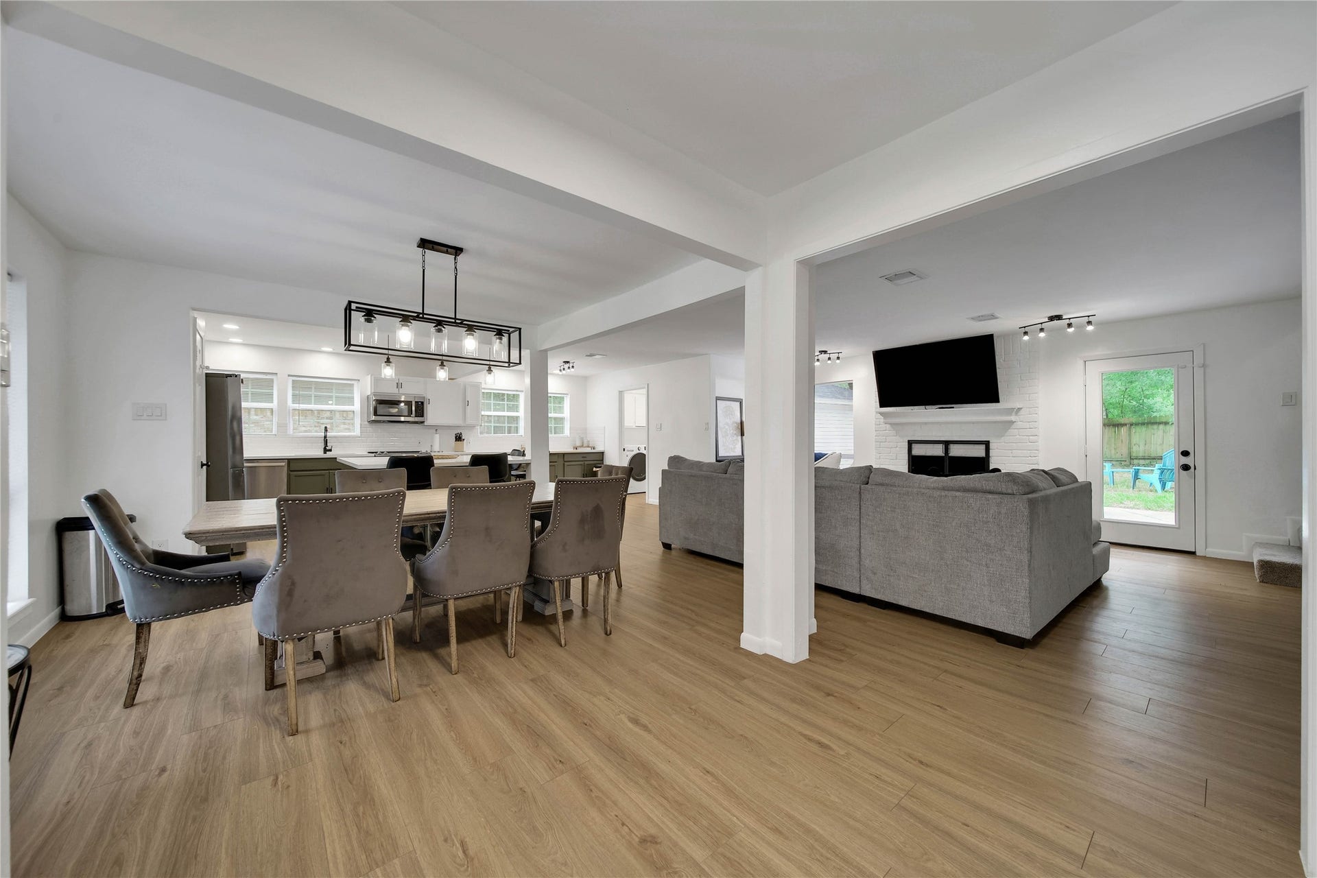 1 Marsh Millet Court, The Woodlands, TX 77380 1 Marsh Millet Court, The Woodlands, TX 77380