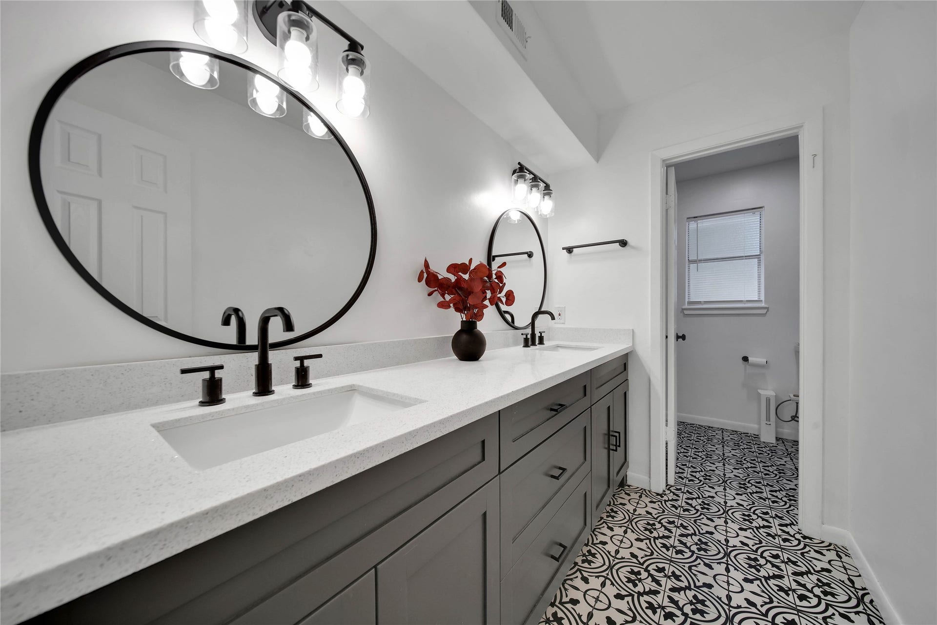 1 Marsh Millet Court, The Woodlands, TX 77380 1 Marsh Millet Court, The Woodlands, TX 77380