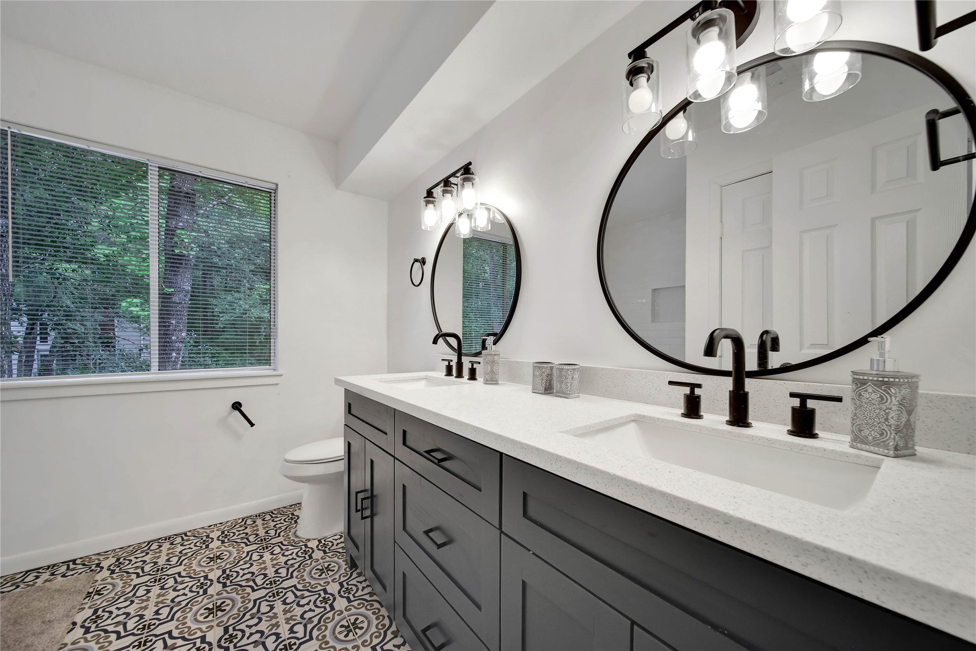 1 Marsh Millet Court, The Woodlands, TX 77380 1 Marsh Millet Court, The Woodlands, TX 77380