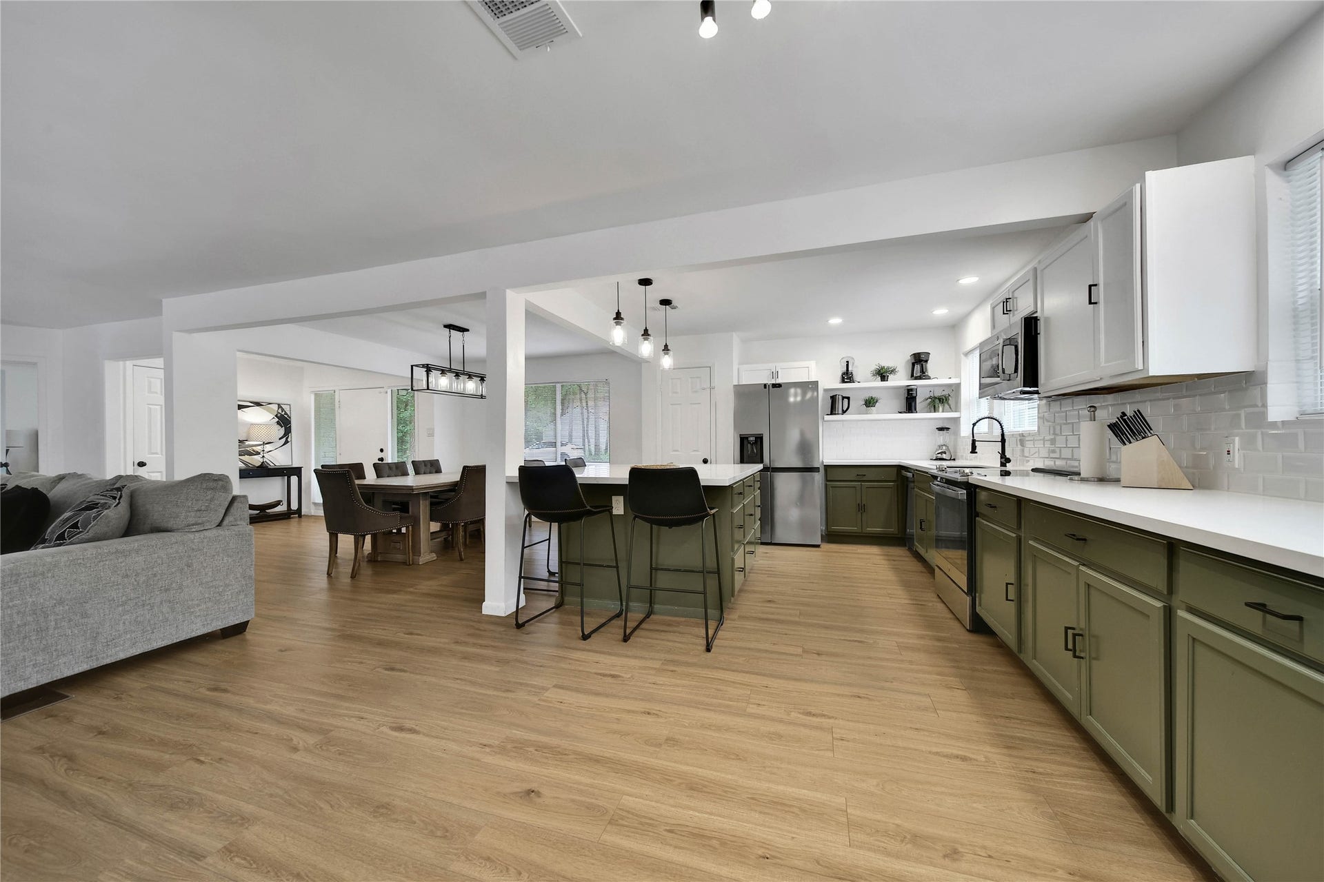 1 Marsh Millet Court, The Woodlands, TX 77380 1 Marsh Millet Court, The Woodlands, TX 77380