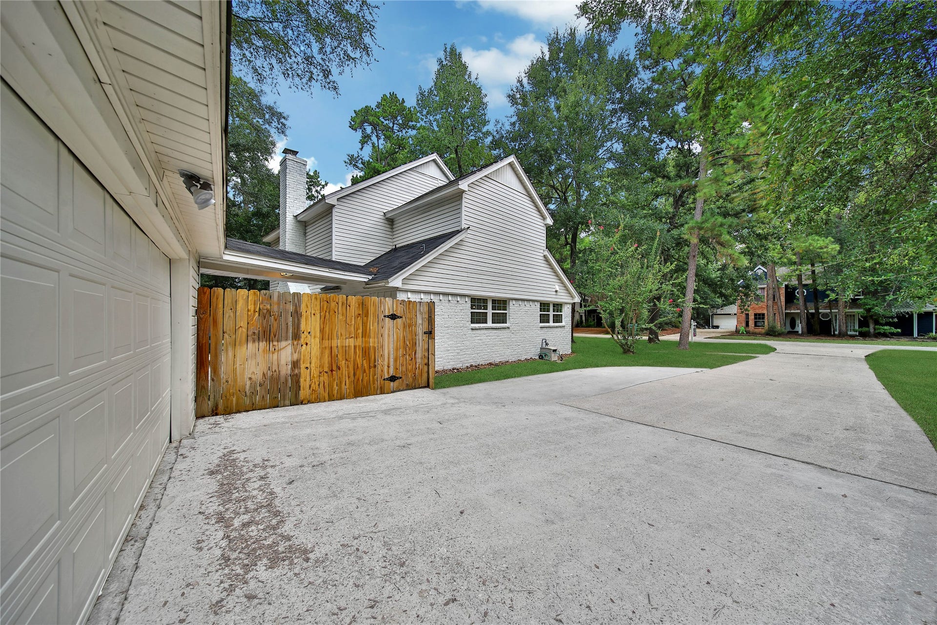 1 Marsh Millet Court, The Woodlands, TX 77380 1 Marsh Millet Court, The Woodlands, TX 77380