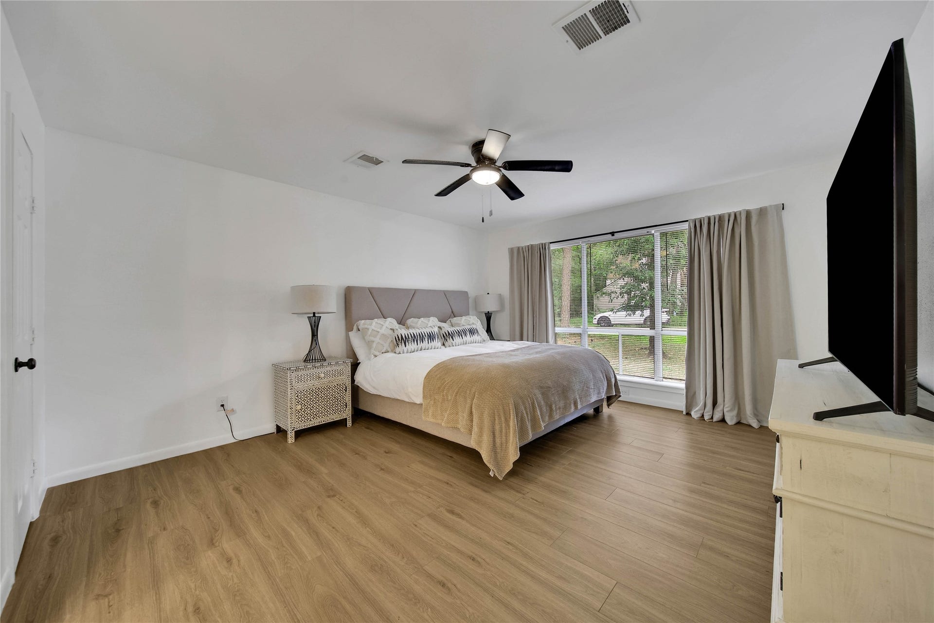 1 Marsh Millet Court, The Woodlands, TX 77380 1 Marsh Millet Court, The Woodlands, TX 77380