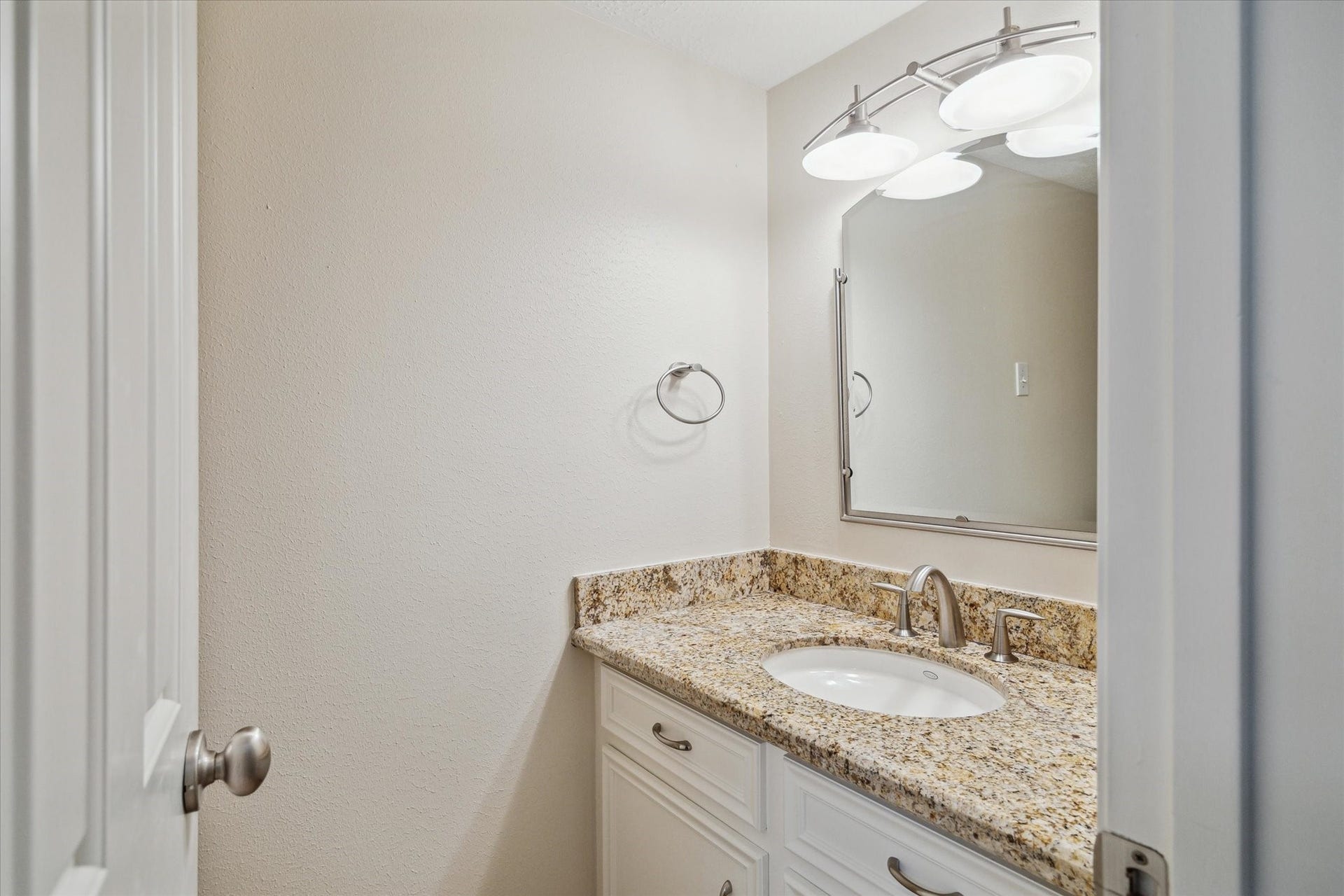 2425 Potomac Drive, #B, Houston, TX 77057