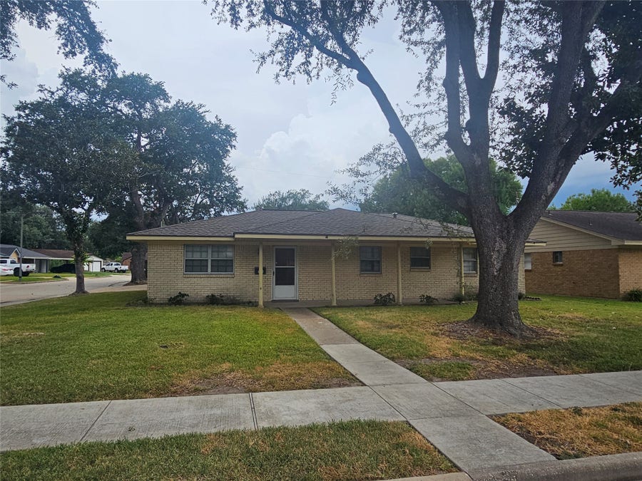 Property photo for 4218 Ember Lane, Deer Park, TX