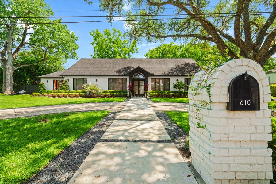 Property photo for 610 Piedmont Street, Sugar Land, TX