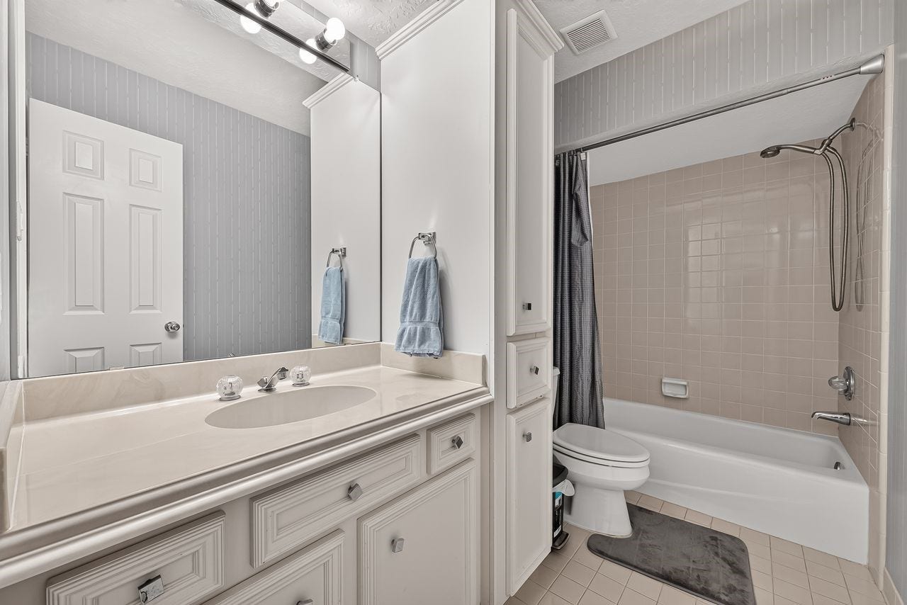 22 Linney Boulevard, Sugar Land, TX 77479 22 Linney Boulevard, Sugar Land, TX 77479