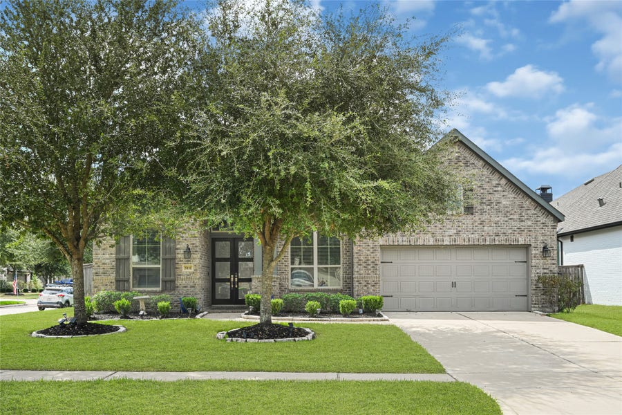 Property photo for 5111 Green Leaf Lane, Fulshear, TX