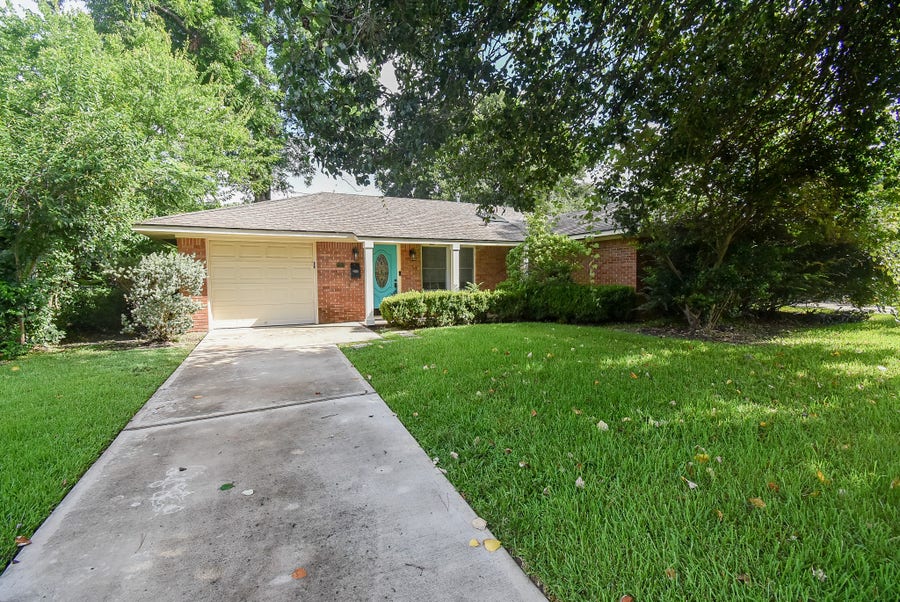 Property photo for 2210 Gardenia Drive, Houston, TX