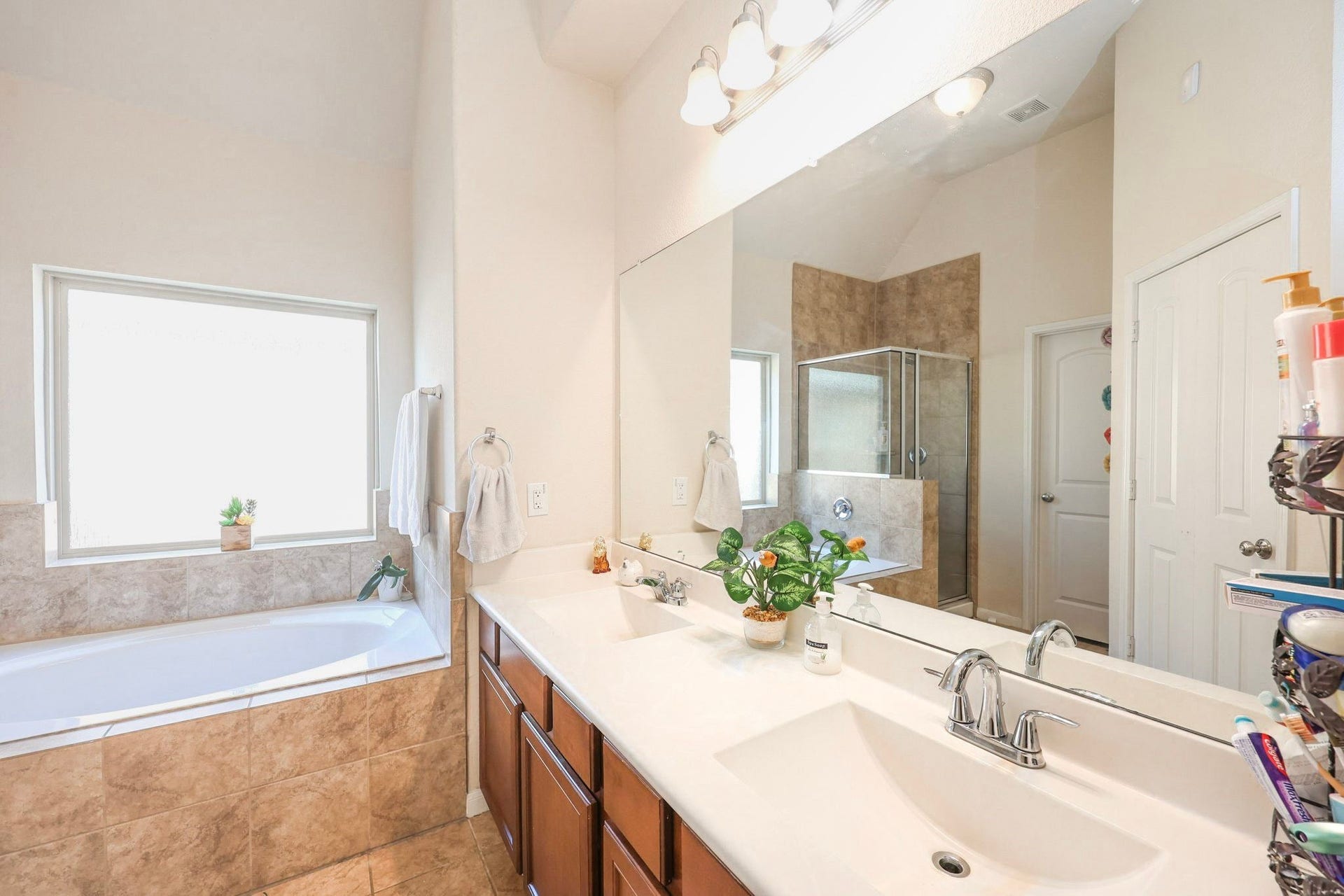 10518 Sun River Falls Drive, Humble, TX 77396 10518 Sun River Falls Drive, Humble, TX 77396