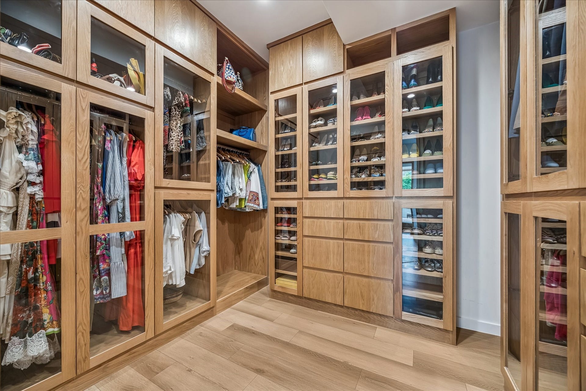 4021 Ella Lee Lane, Houston, TX 77027 4021 Ella Lee Lane, Houston, TX 77027