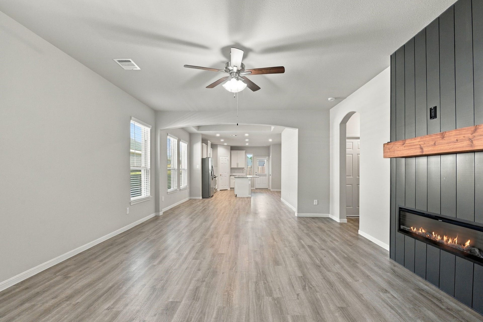 10119 Gold Finch Run, Magnolia, TX 77354