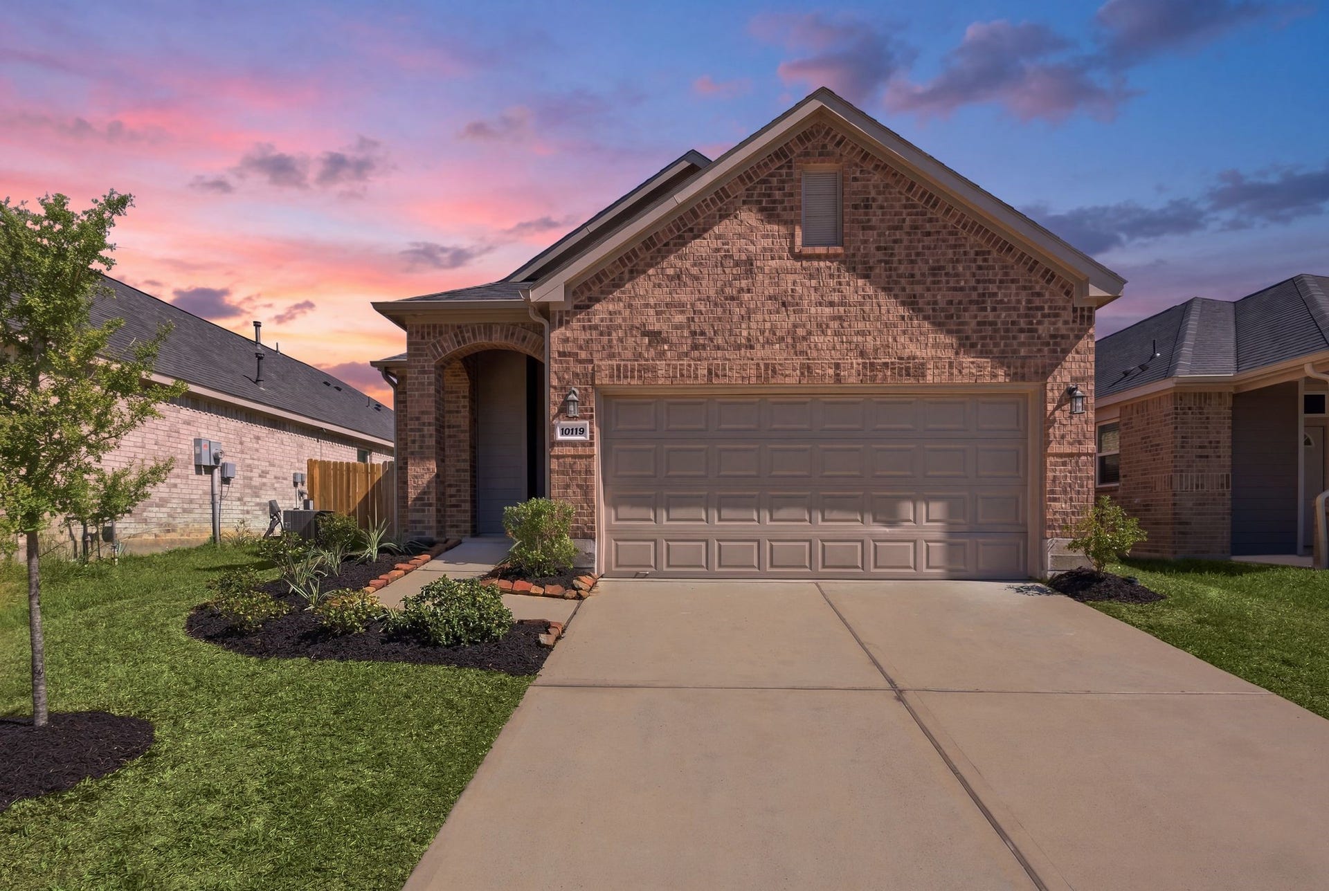 10119 Gold Finch Run, Magnolia, TX 77354