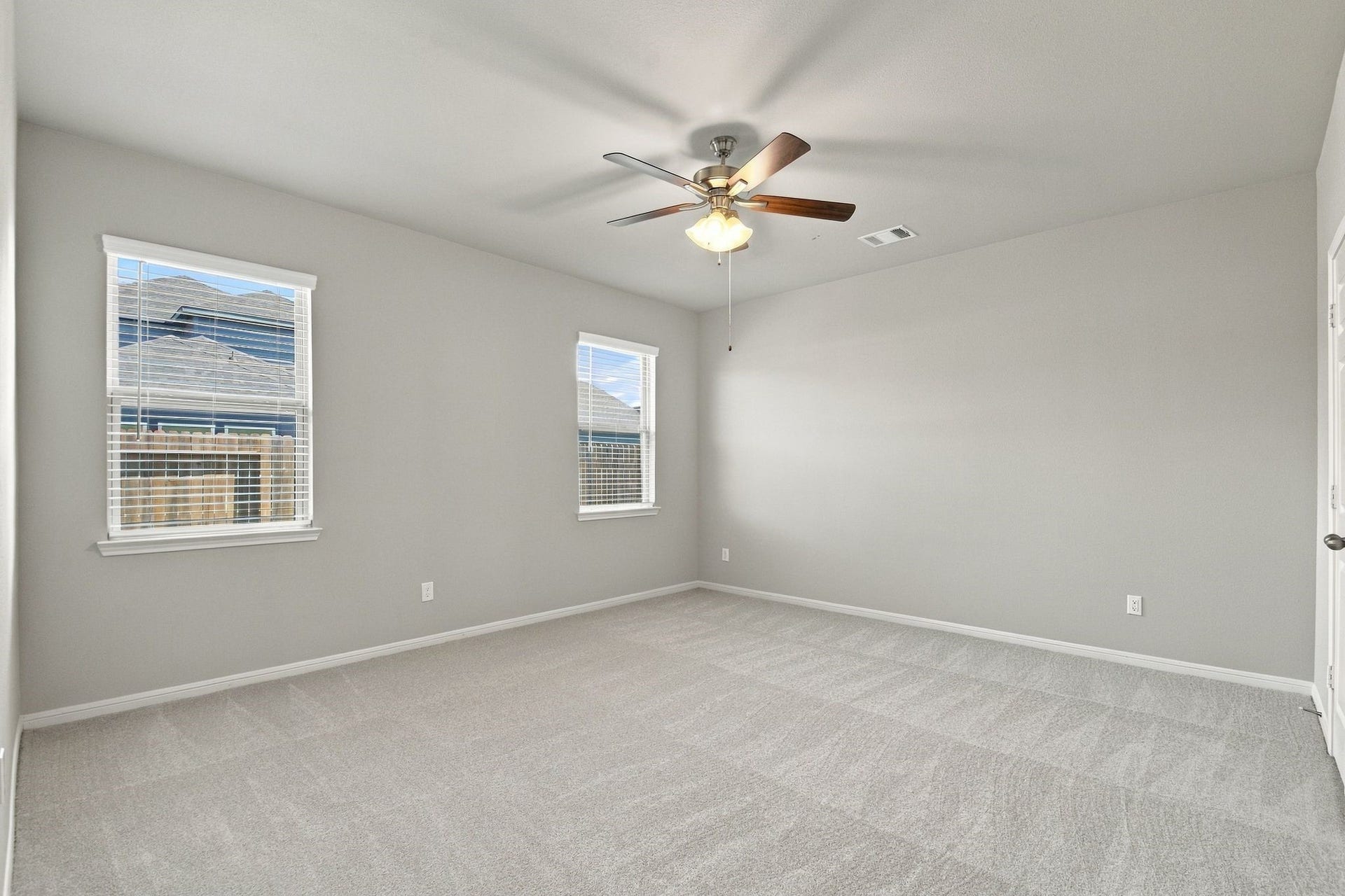 10119 Gold Finch Run, Magnolia, TX 77354