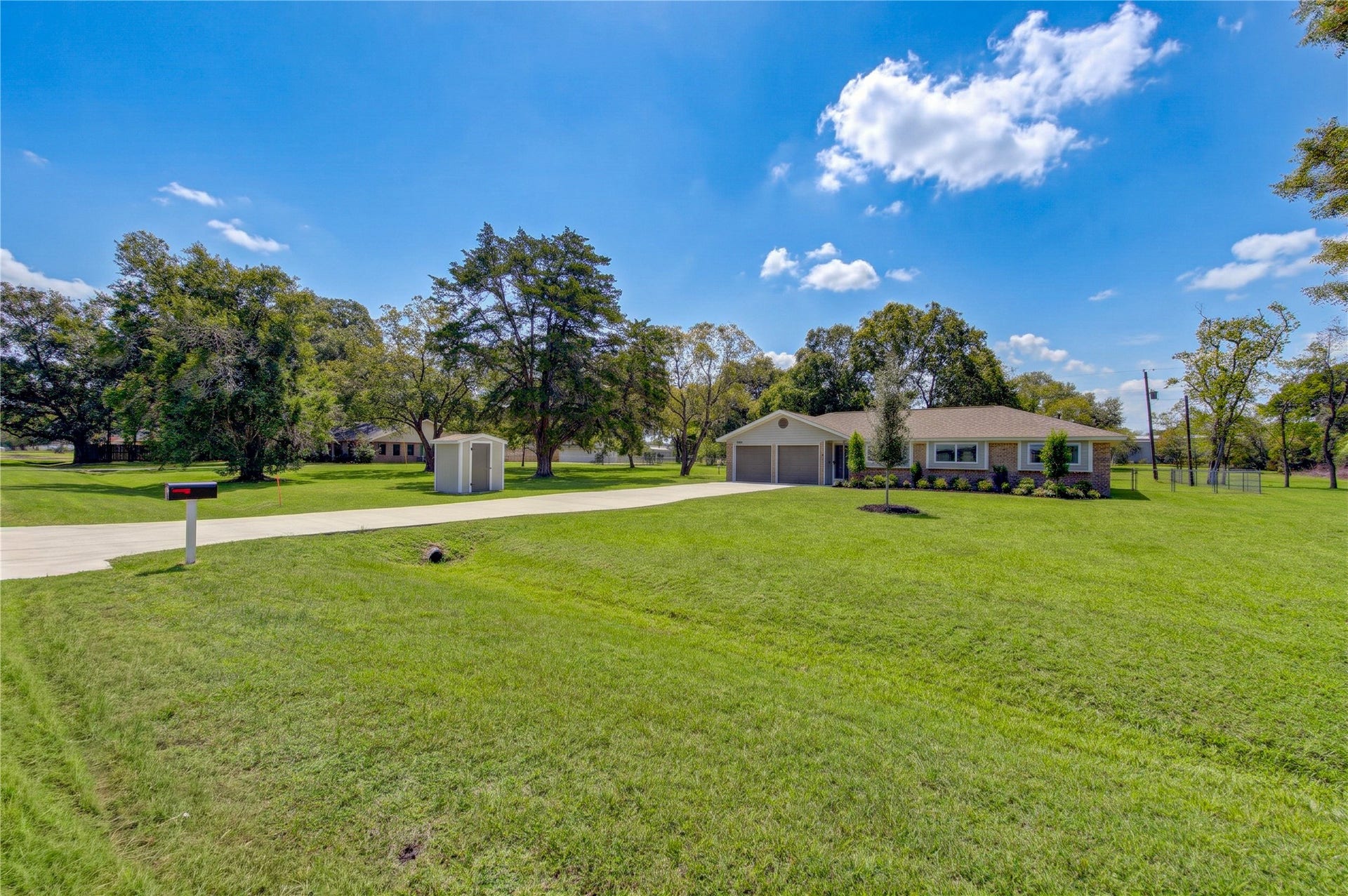13415 Winston Drive, Santa Fe, TX 77517 13415 Winston Drive, Santa Fe, TX 77517