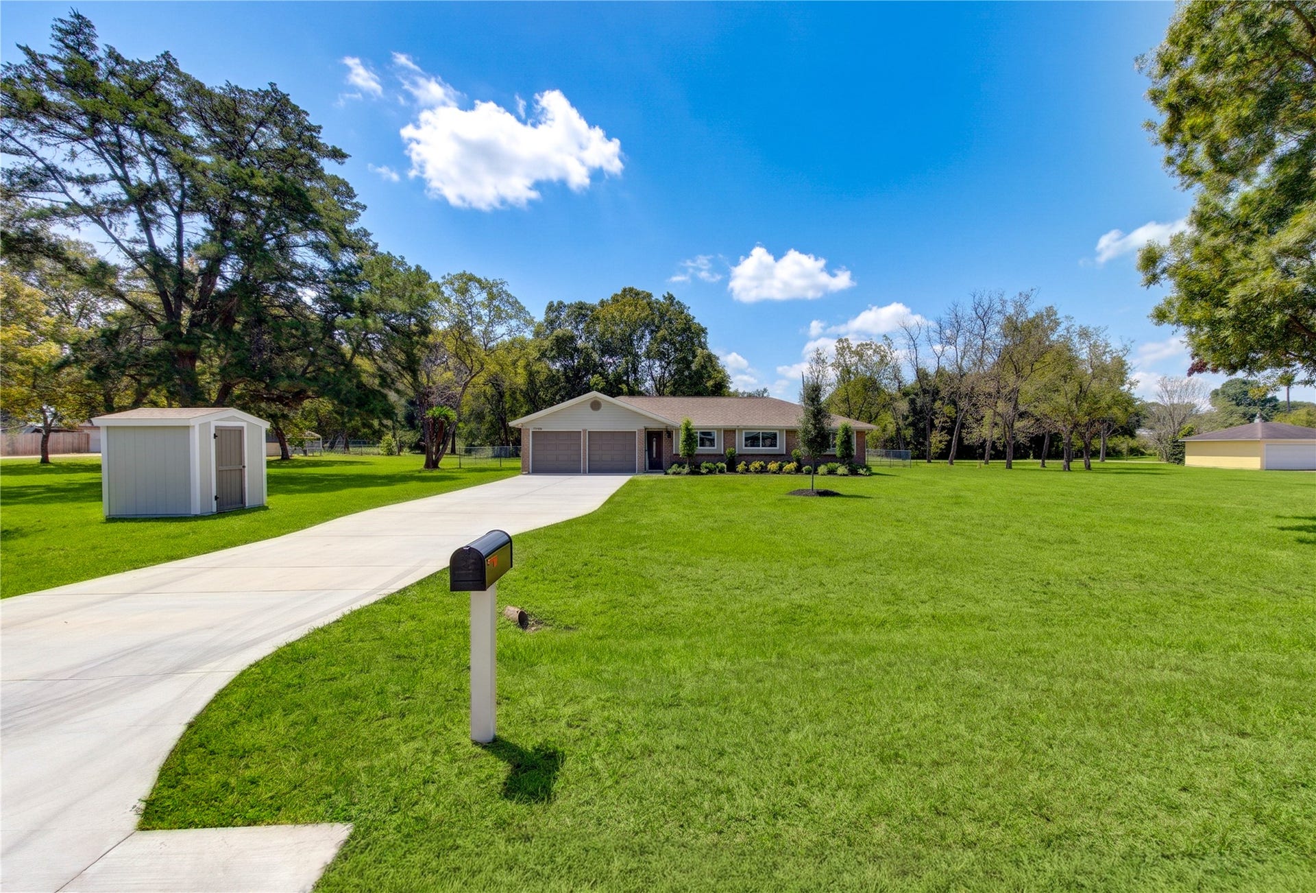 13415 Winston Drive, Santa Fe, TX 77517 13415 Winston Drive, Santa Fe, TX 77517