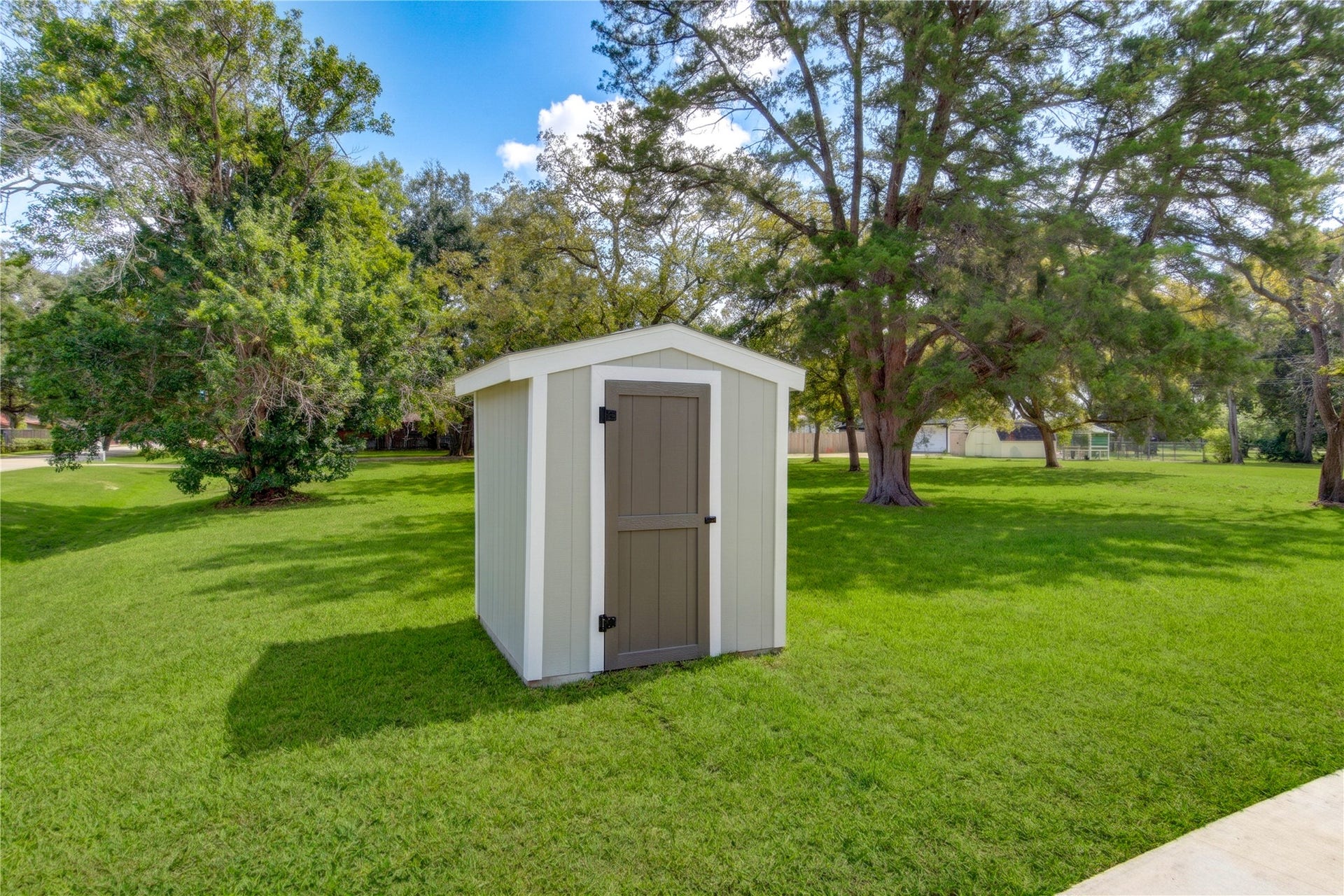 13415 Winston Drive, Santa Fe, TX 77517 13415 Winston Drive, Santa Fe, TX 77517