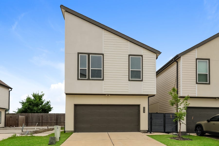Property photo for 373 N Centro Circle, Shenandoah, TX