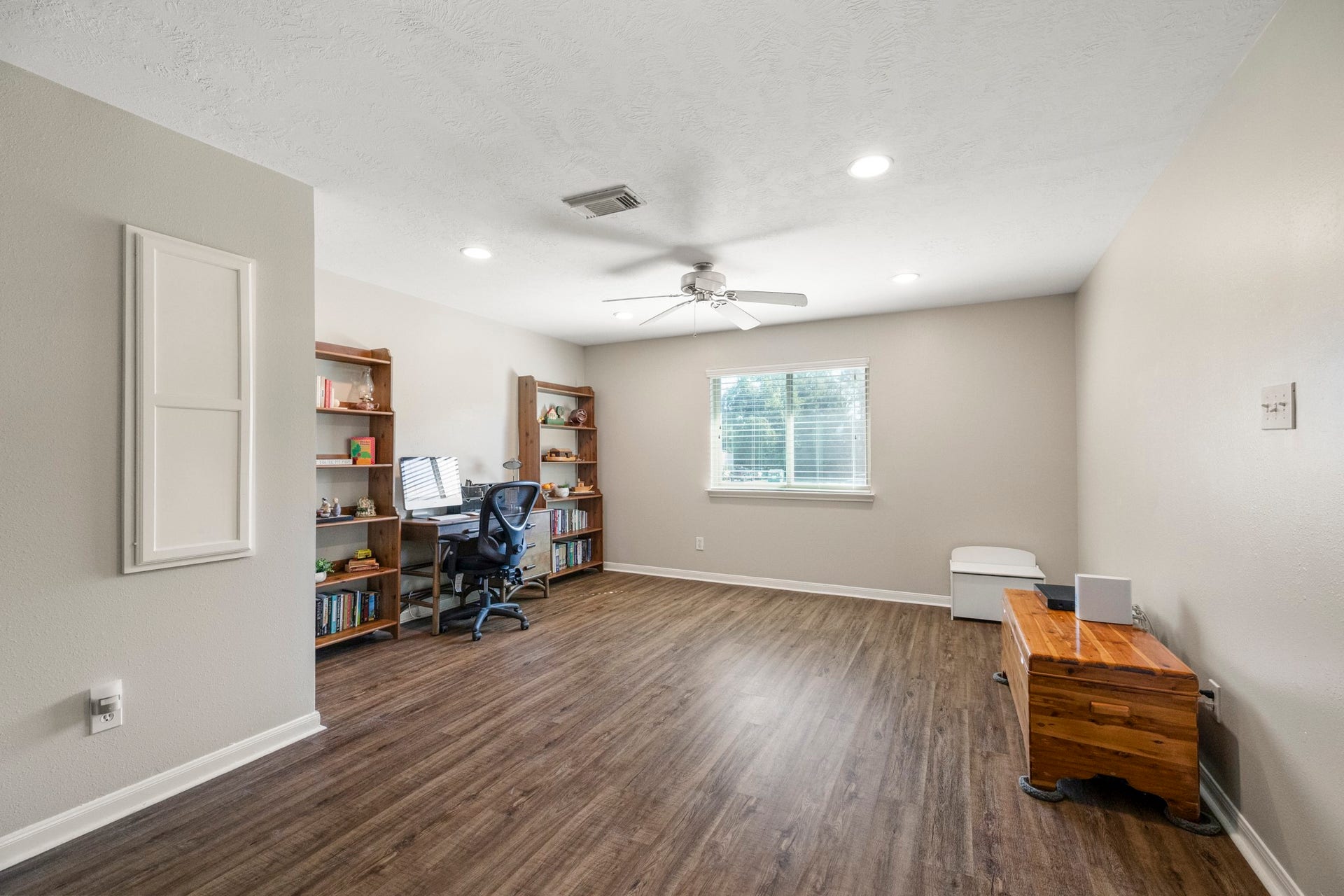 21814 Long Castle Drive, Spring, TX 77388 2nd level game room or flex space