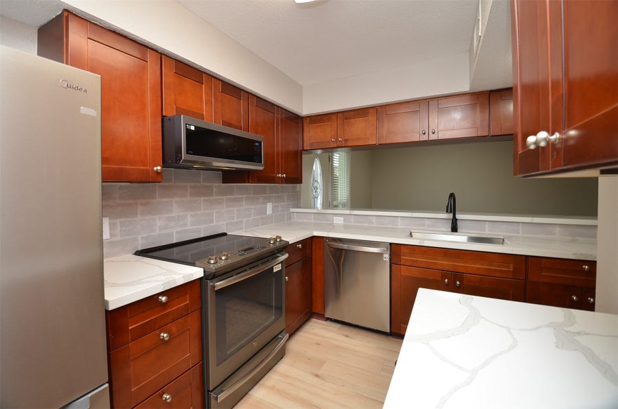 Property photo for 76 W Park West Drive, Houston, TX