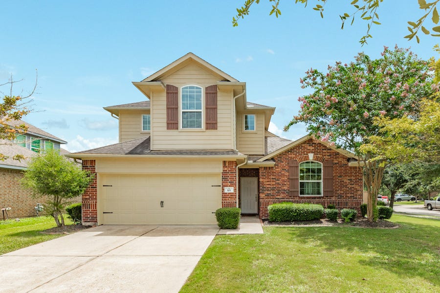 Property photo for 101 Long Meadow Ct, Clute, TX