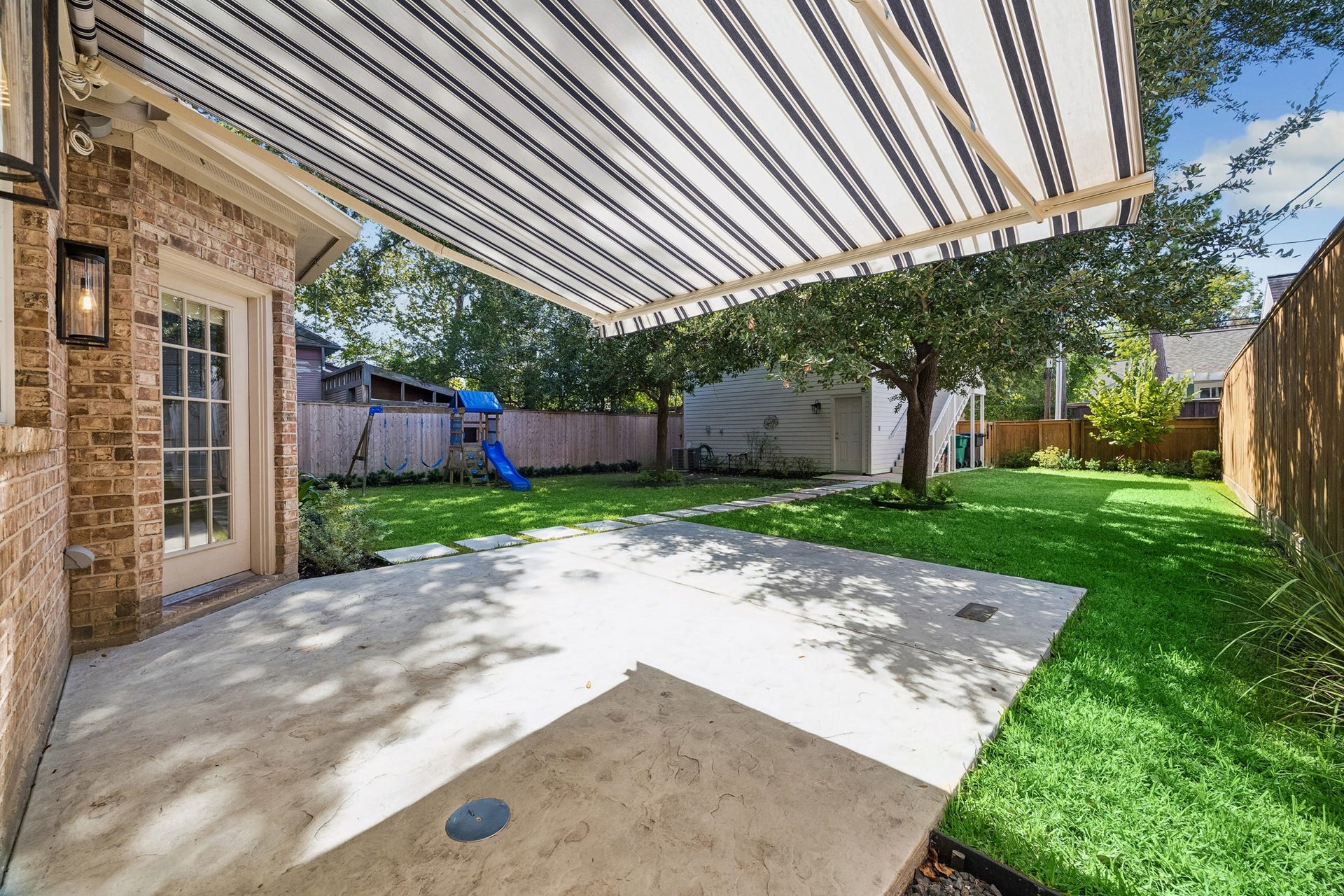 1439 Waverly Street, Houston, TX 77008 1439 Waverly Street, Houston, TX 77008