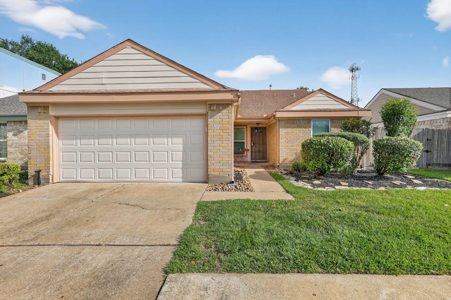 Property photo for 11842 S Fairhollow Lane, Houston, TX