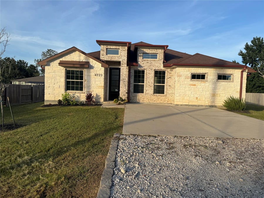 Property photo for 6723 Windhaven Road, Liverpool, TX