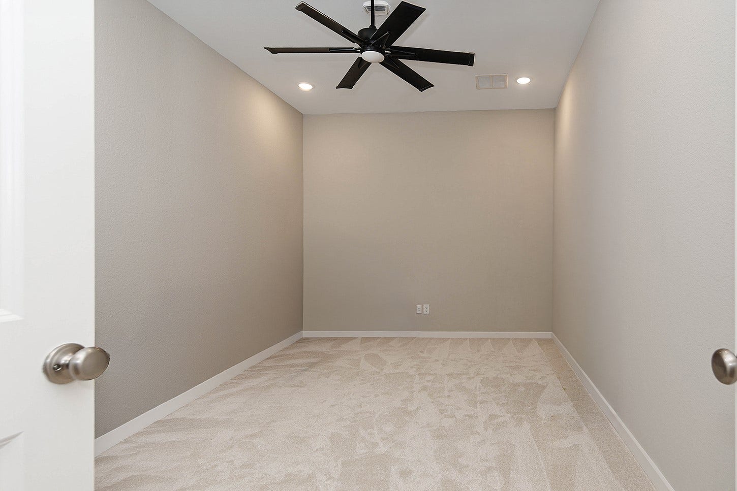 261 Monte Carlo Lane, Montgomery, TX 77316 261 Monte Carlo Lane, Montgomery, TX 77316