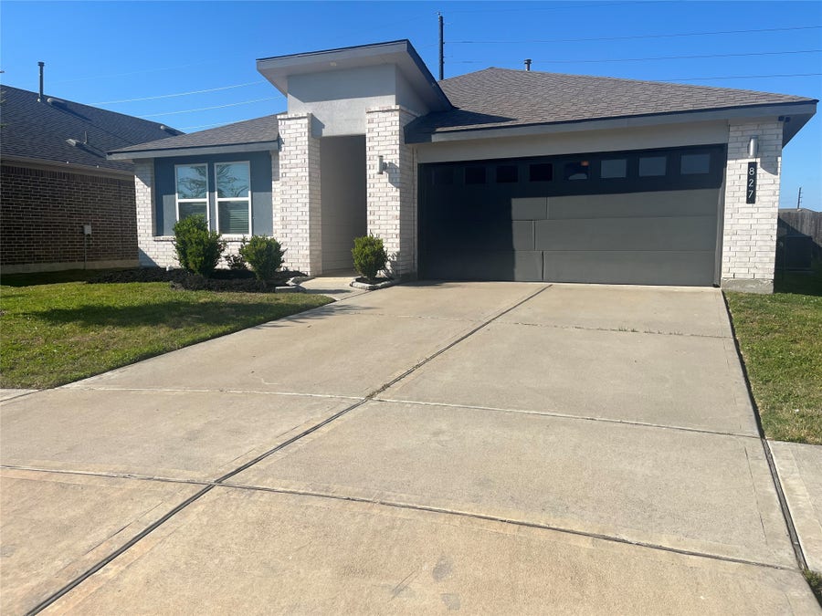 Property photo for 827 Teal Moon Drive, Rosharon, TX
