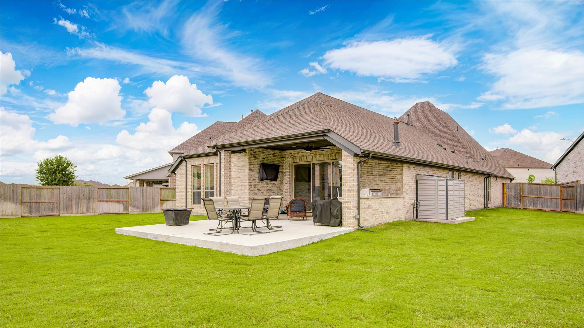 10834 Capella Creek Way, Richmond, TX 77406 View of the side yard