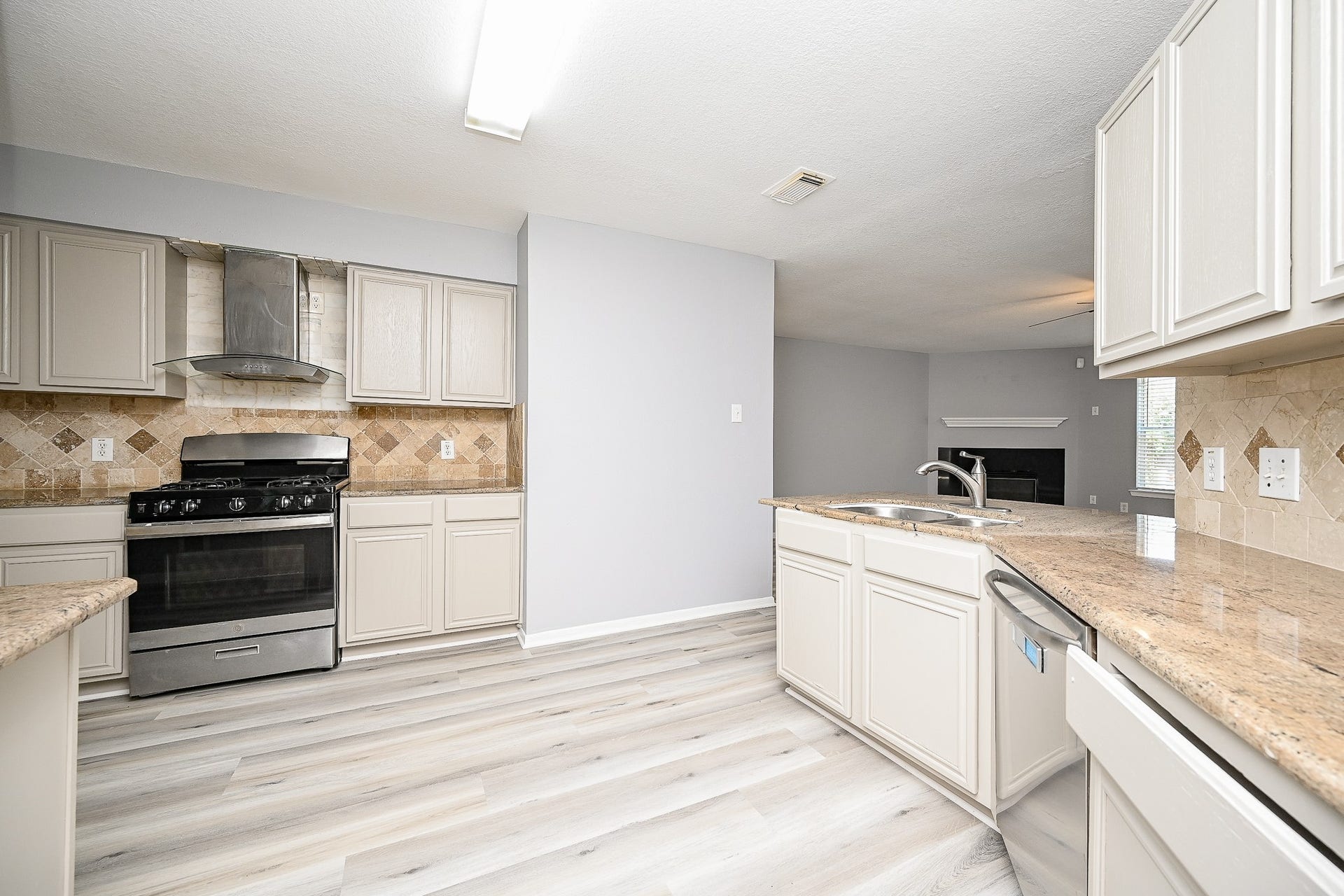 10814 Orchard Springs Drive, Houston, TX 77067 10814 Orchard Springs Drive, Houston, TX 77067