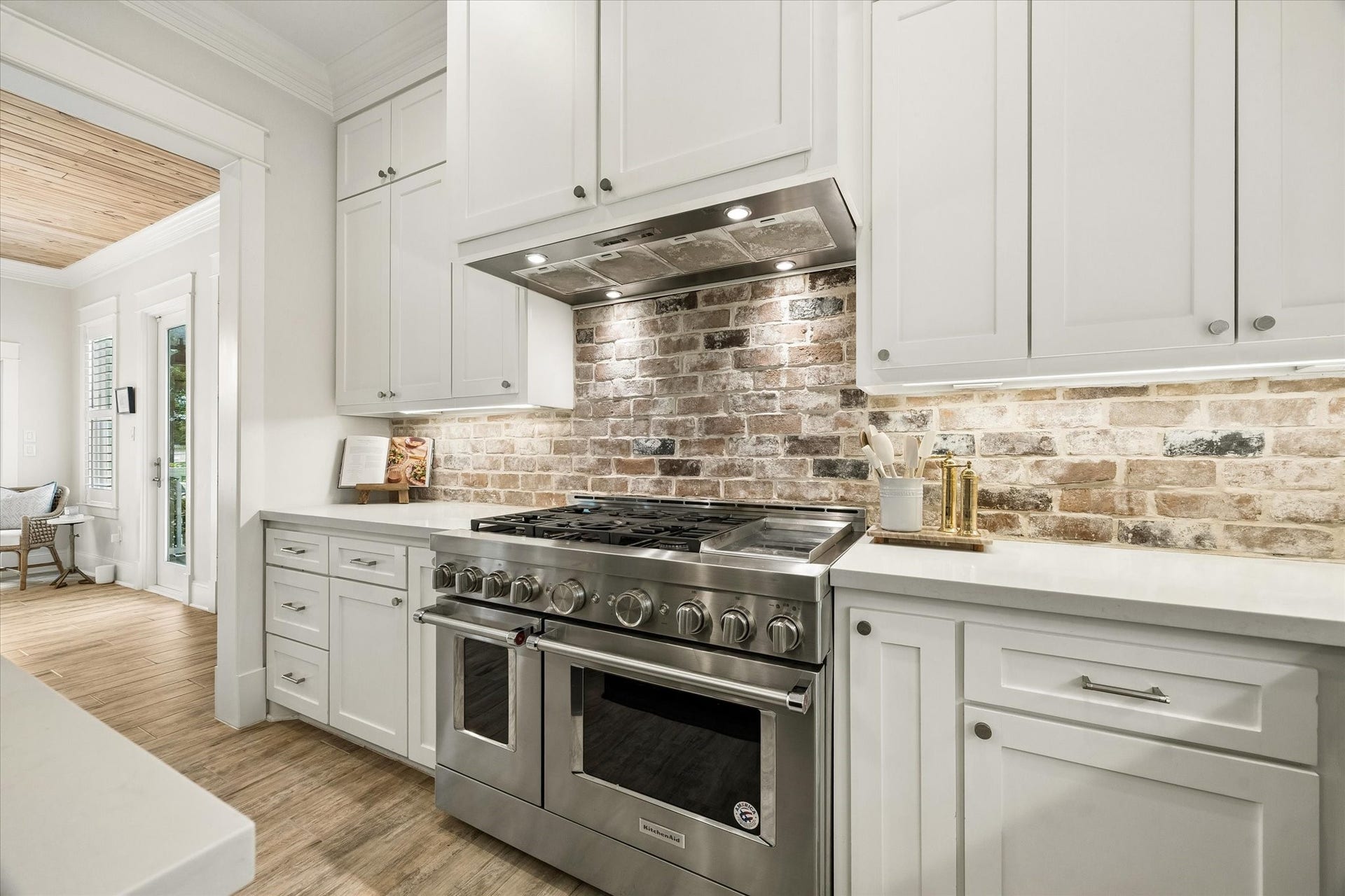 7 Curiosity Lane, Galveston, TX 77554 Chef stainless stove