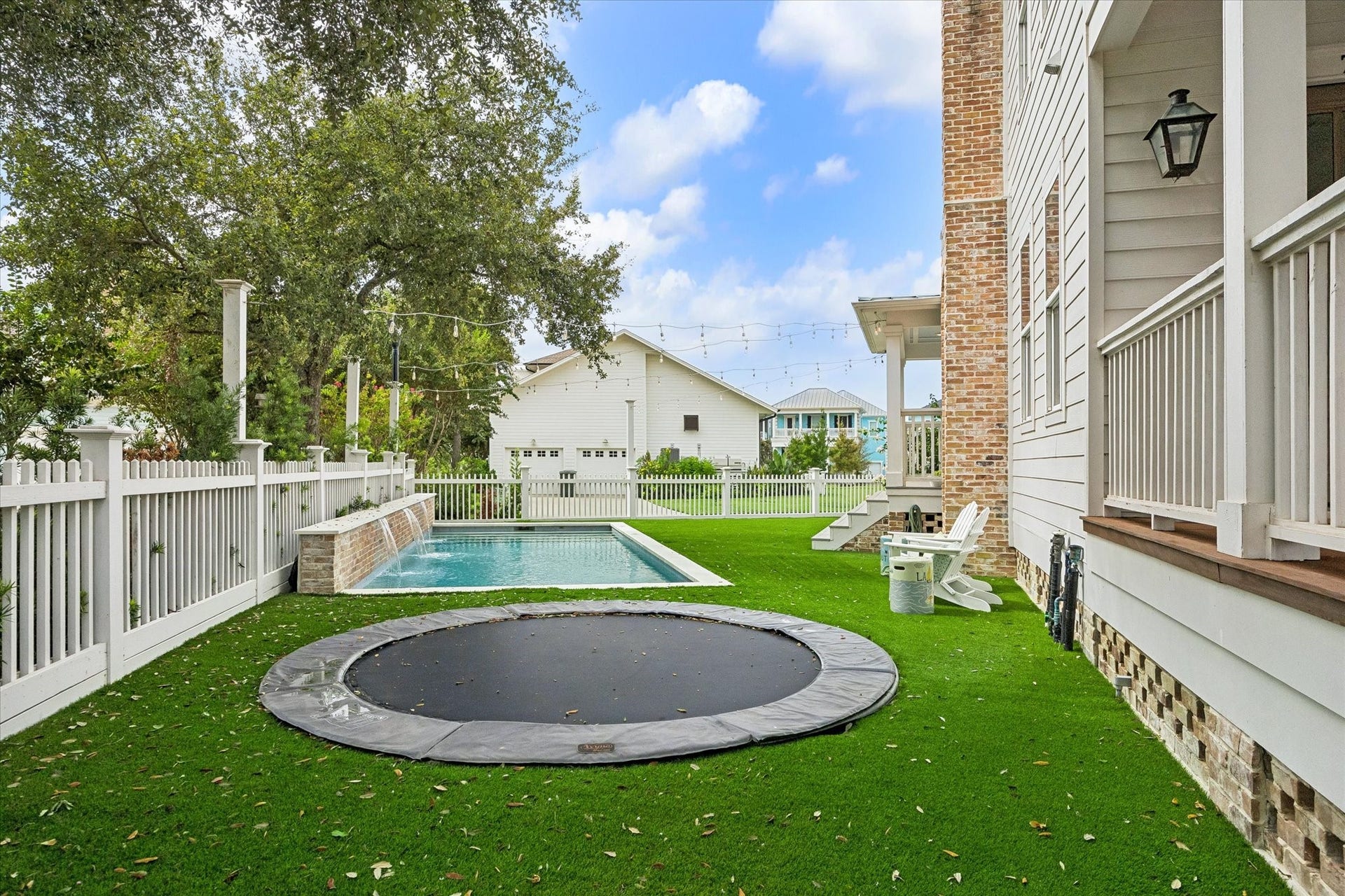 7 Curiosity Lane, Galveston, TX 77554 In ground trampoline