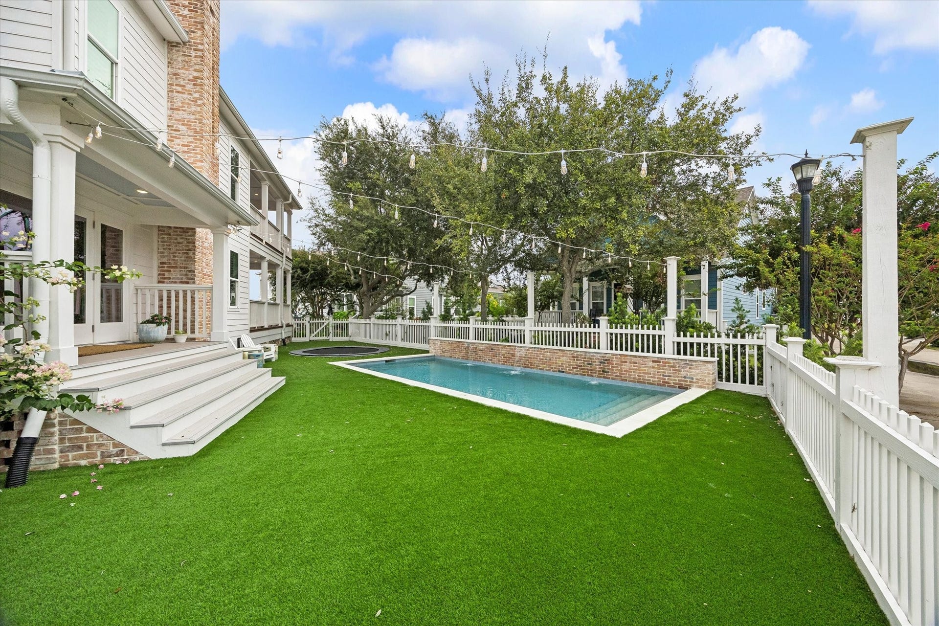 7 Curiosity Lane, Galveston, TX 77554 Entire yard is Turfed. Whole home generator