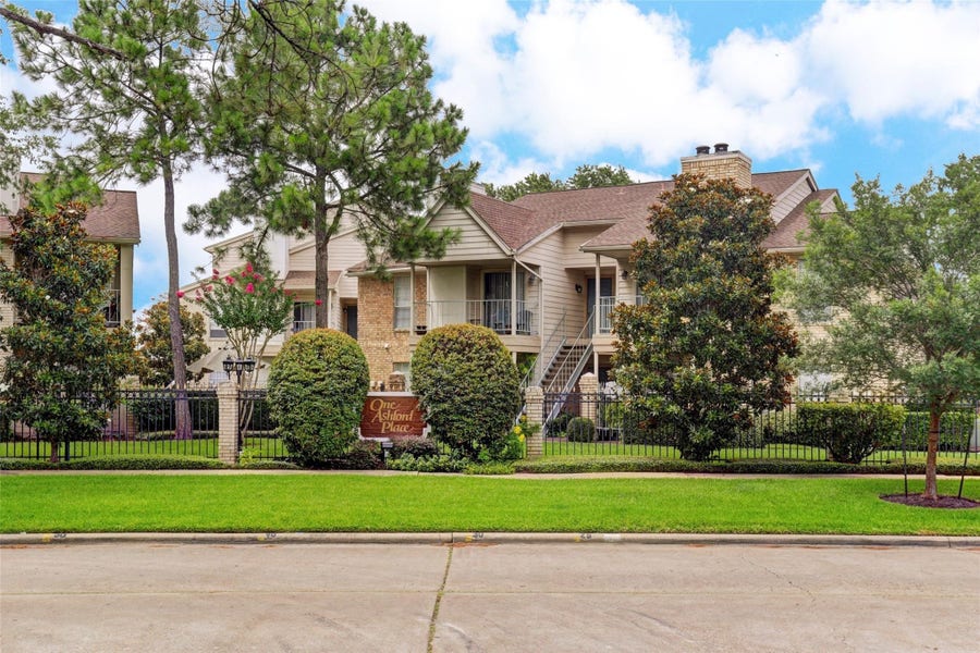 Property photo for 12550 Whittington Drive, #510, Houston, TX