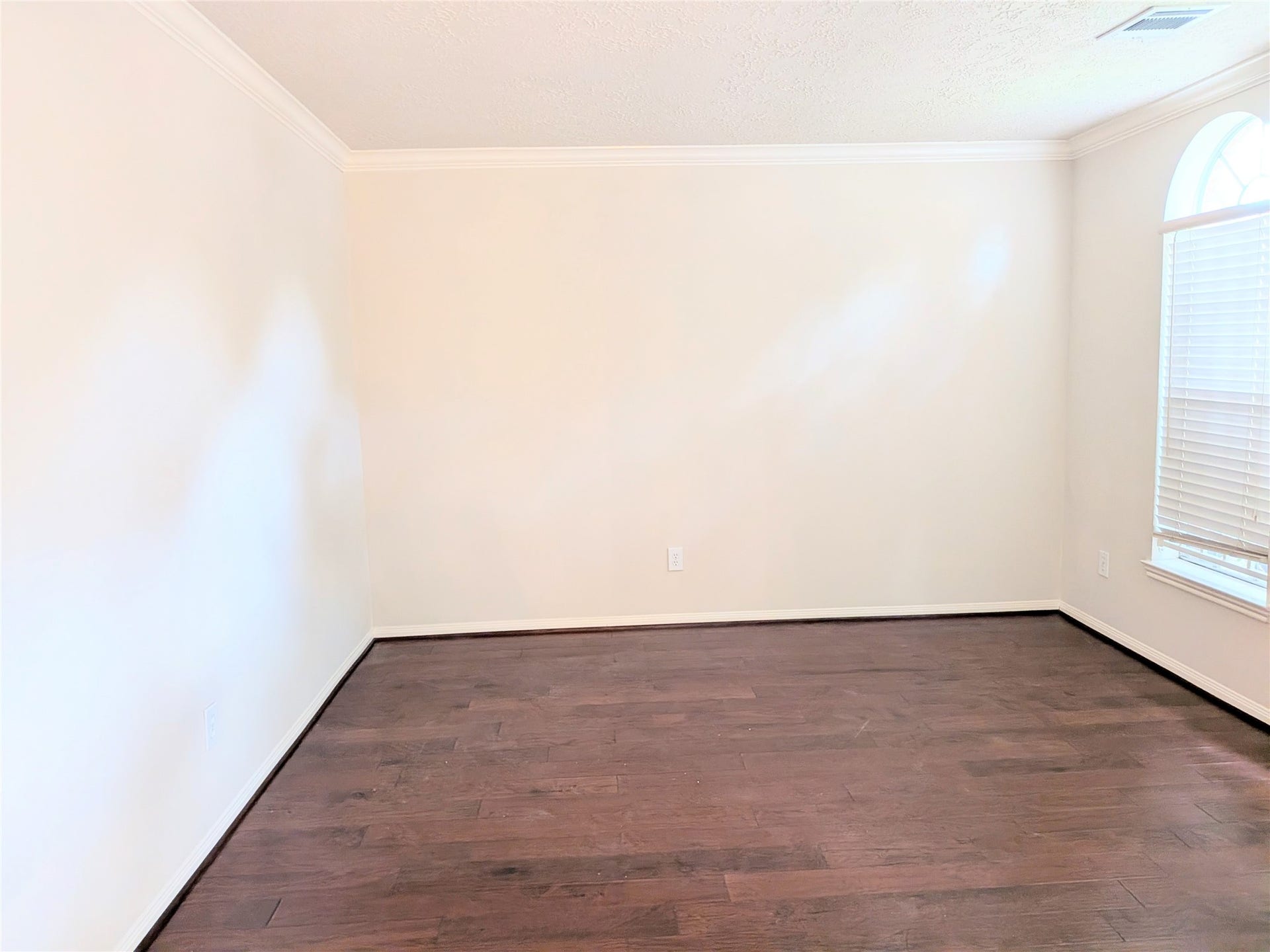 14411 Berrington Drive, Houston, TX 77083 14411 Berrington Drive, Houston, TX 77083